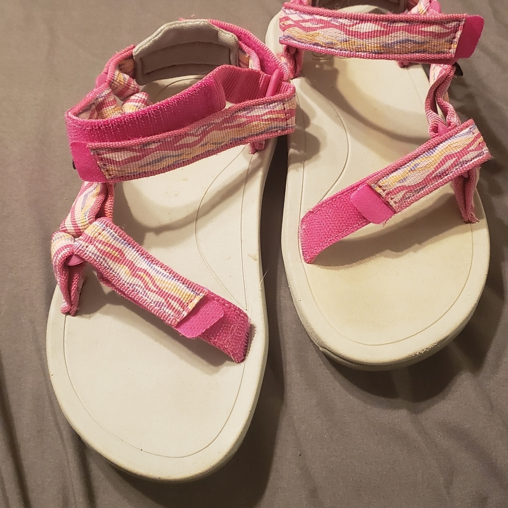 Girls teva sandals size 1